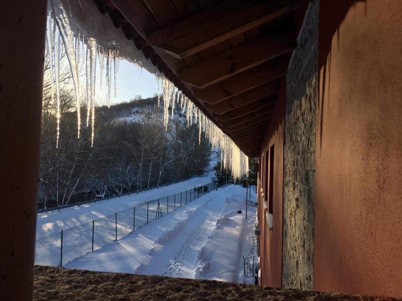 Fuentes Blancas Hotell Vegacervera Exteriör bild